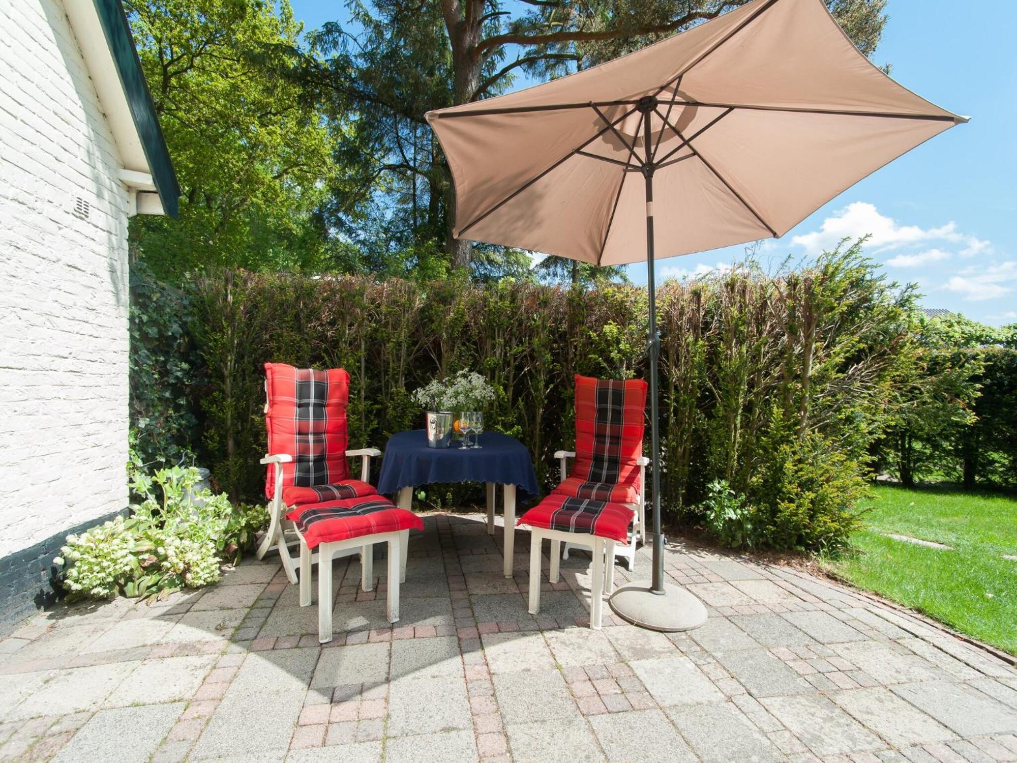 Pleasing Holiday Home In Schoorl With Patio Dış mekan fotoğraf