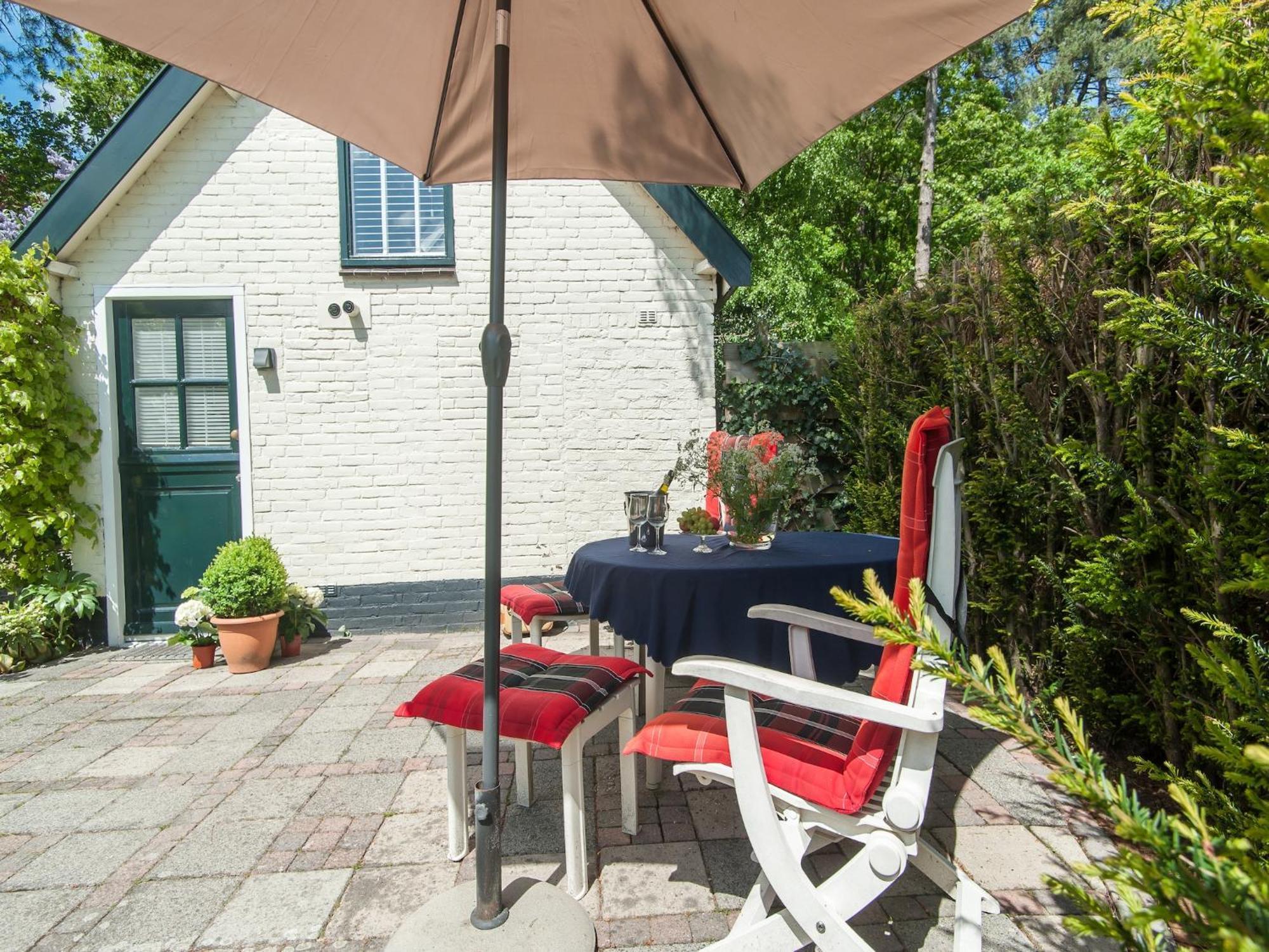 Pleasing Holiday Home In Schoorl With Patio Dış mekan fotoğraf
