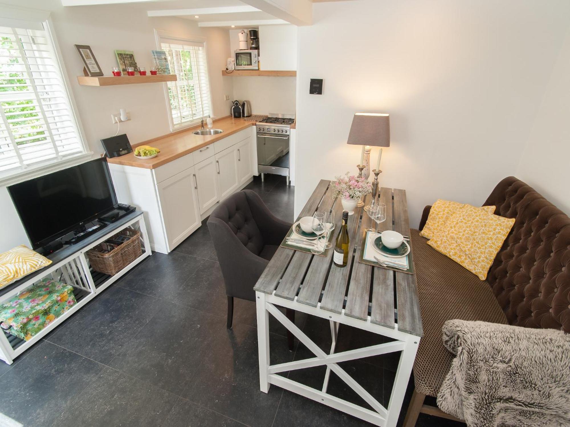 Pleasing Holiday Home In Schoorl With Patio Dış mekan fotoğraf