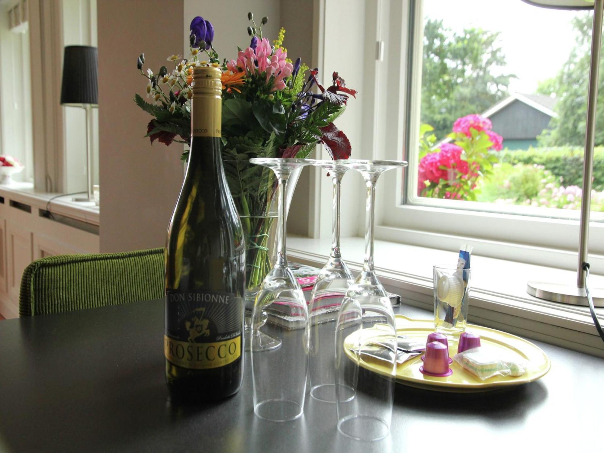 Pleasing Holiday Home In Schoorl With Patio Dış mekan fotoğraf